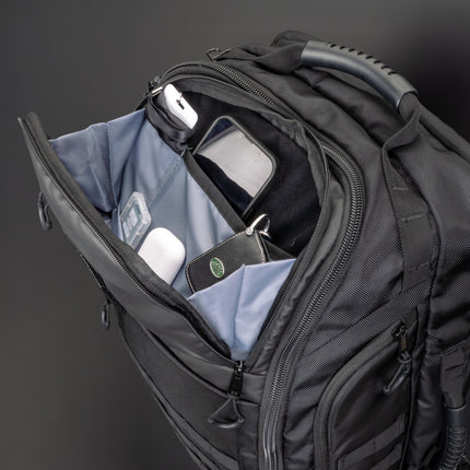 <strong>NFC-Shielded Pocket:</strong> Protect cards, IDs, and access keys from wireless theft